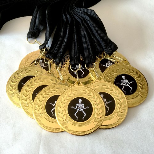 Halloween medals - x, &