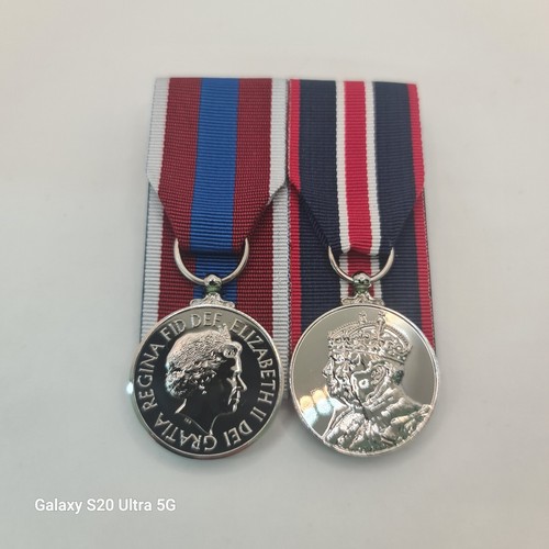 Queens platinum and - platinum,