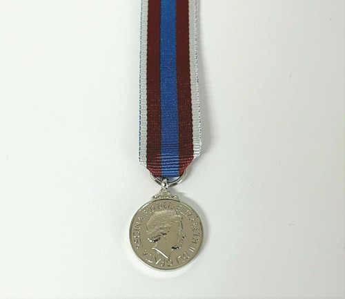 Queen platinum jubilee - queen`s,