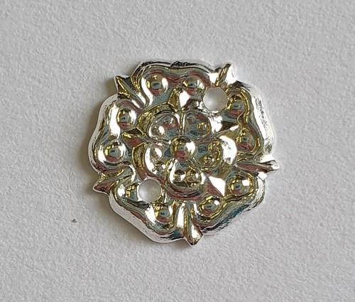 Rosette worn with full - to,